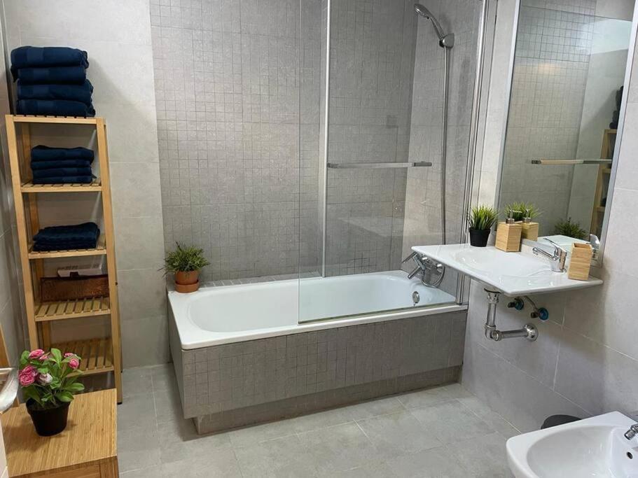 Bonito Apartamento Cerca Del Centro - Trinidad Málaga Exteriör bild